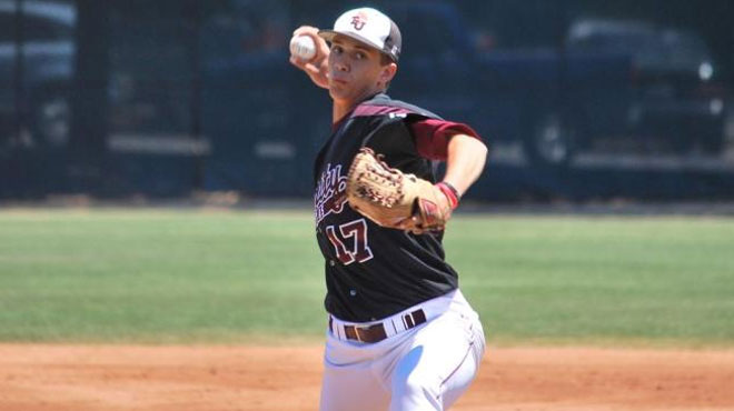 Trinity Baseball Powers Past Whitworth in NCAA Playoff Game