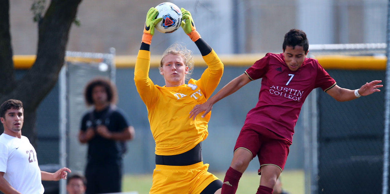 Top Seeded Trinity Dominates in Semifinal Victory Over Austin College